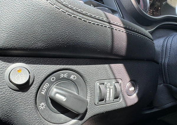Dodge Challenger cena 249900 przebieg: 82000, rok produkcji 2020 z Ostrowiec Świętokrzyski małe 781